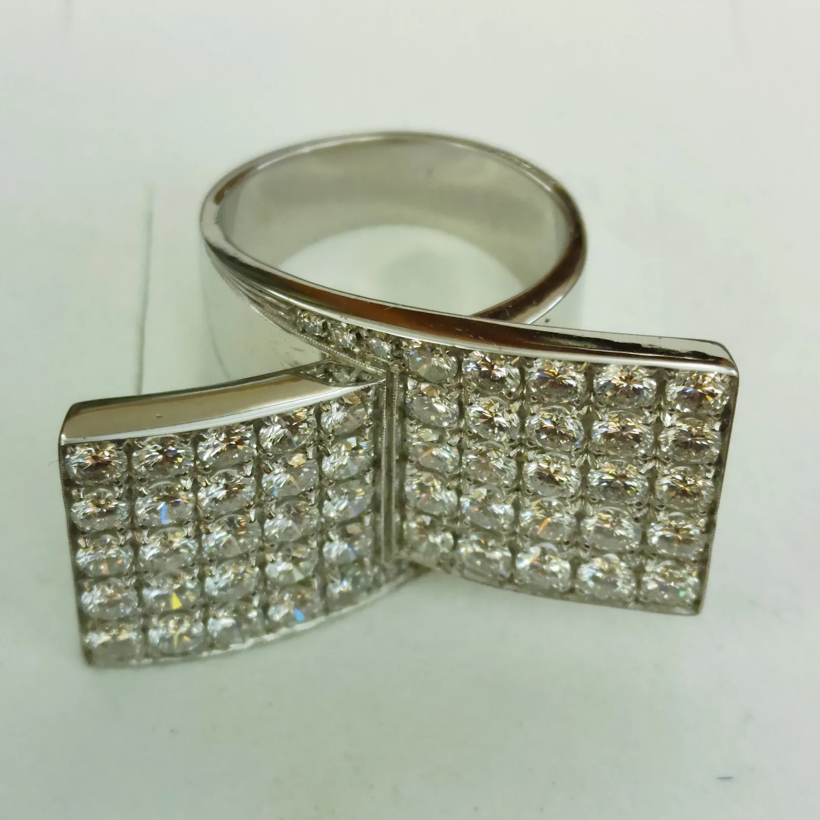Anello a Libro con Diamanti