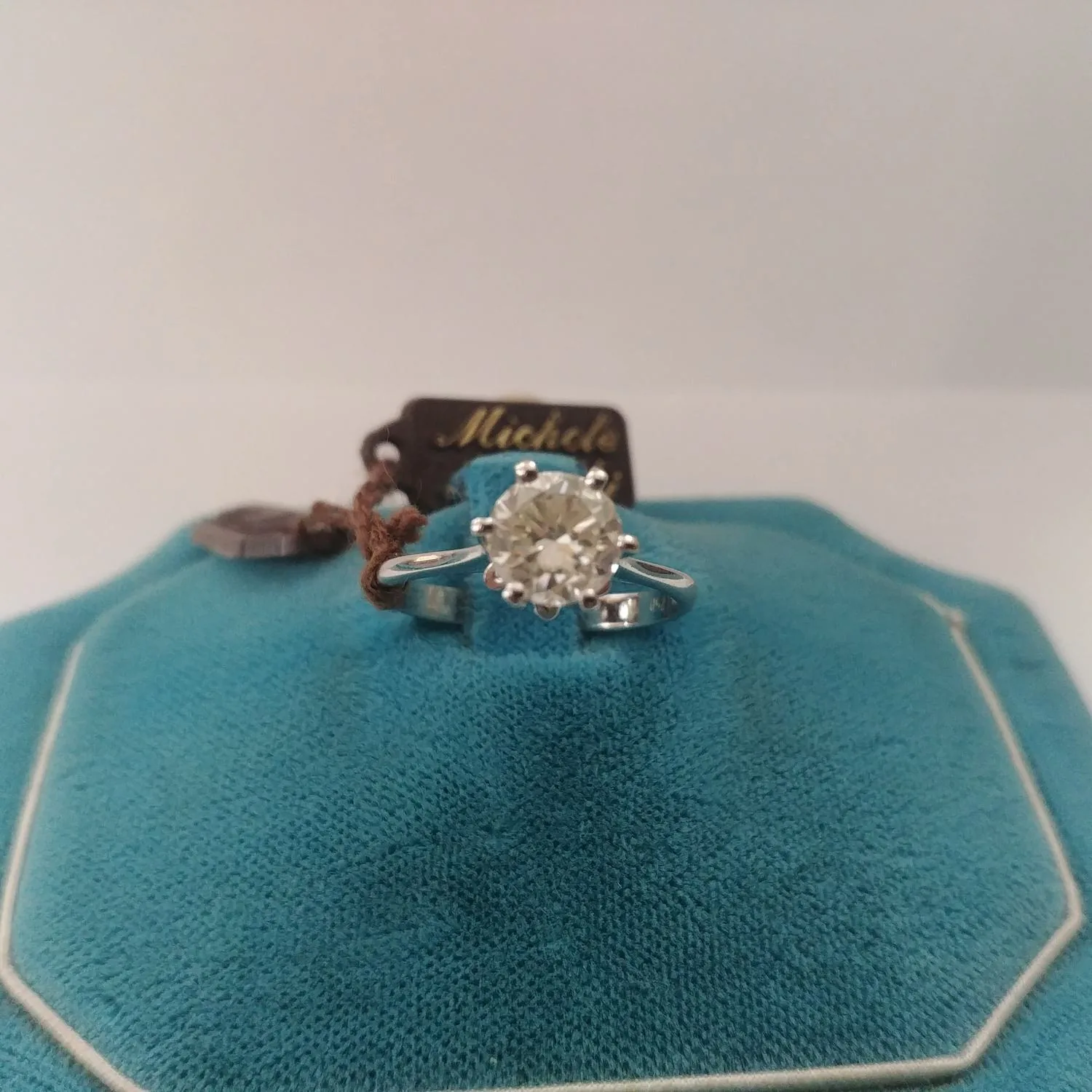 Anello Solitario con Moissanite