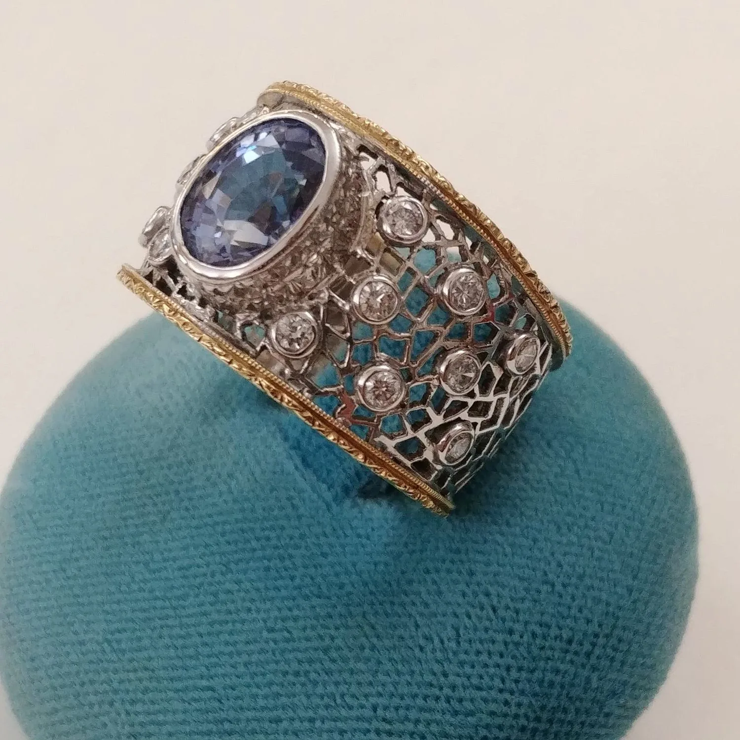 Anello-oro-18kt-e-pietre-0106502-1