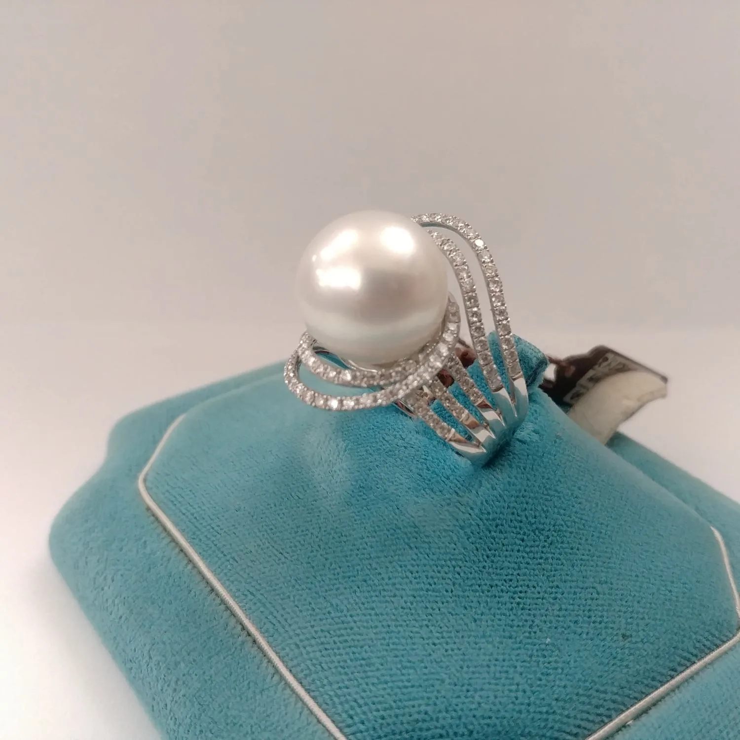 Anello Intreccio di Diamanti con Perla