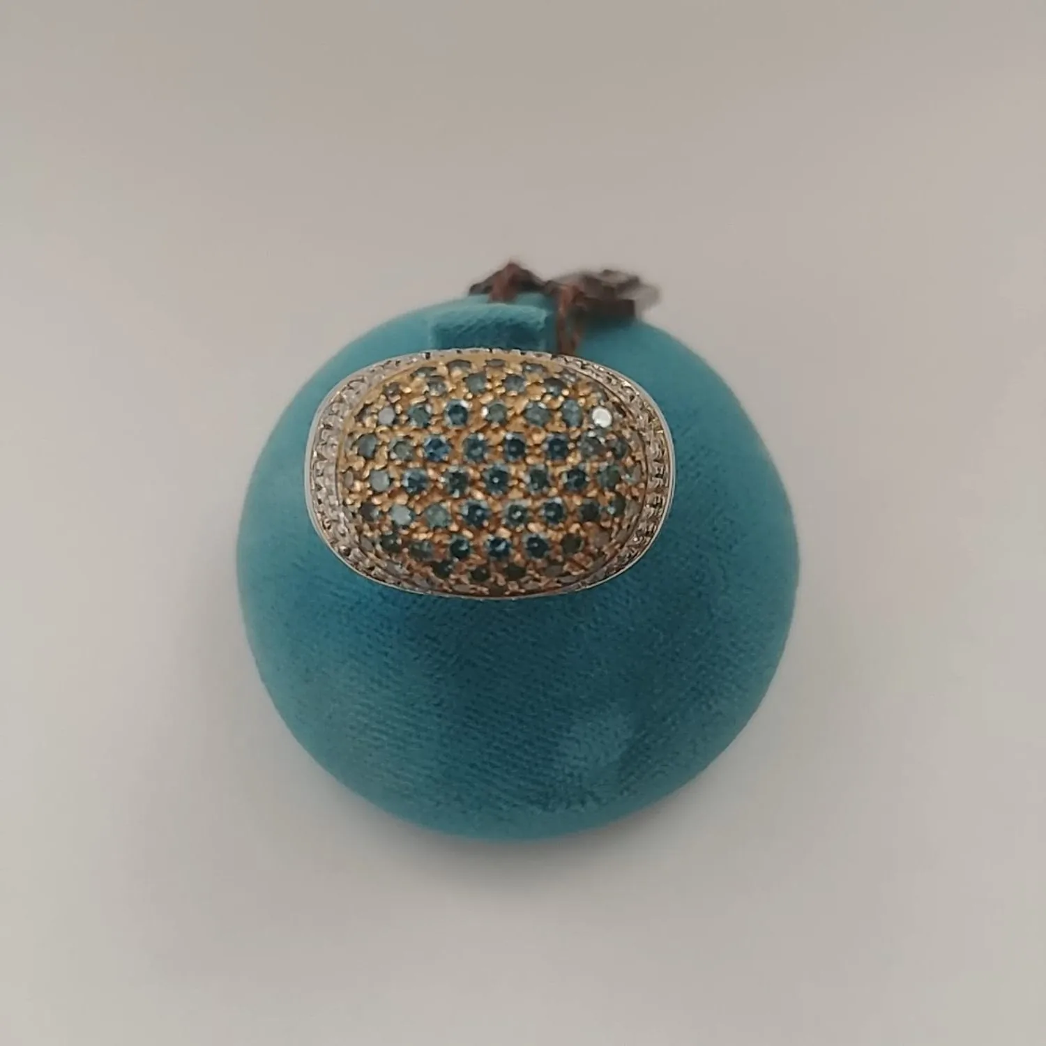 Anello Pavè con Diamanti Blu