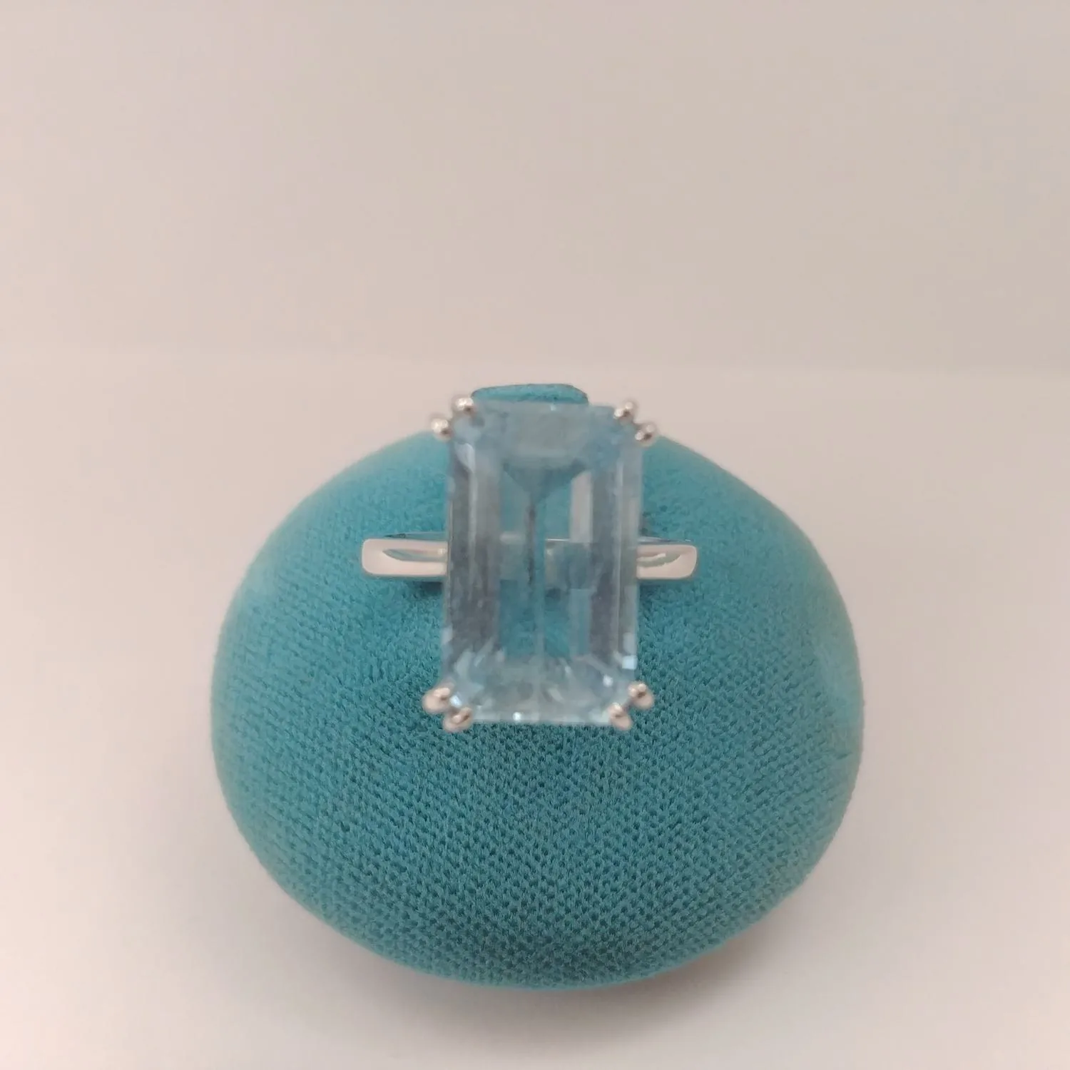 Anello Solitario con Acquamarina Ottagonale