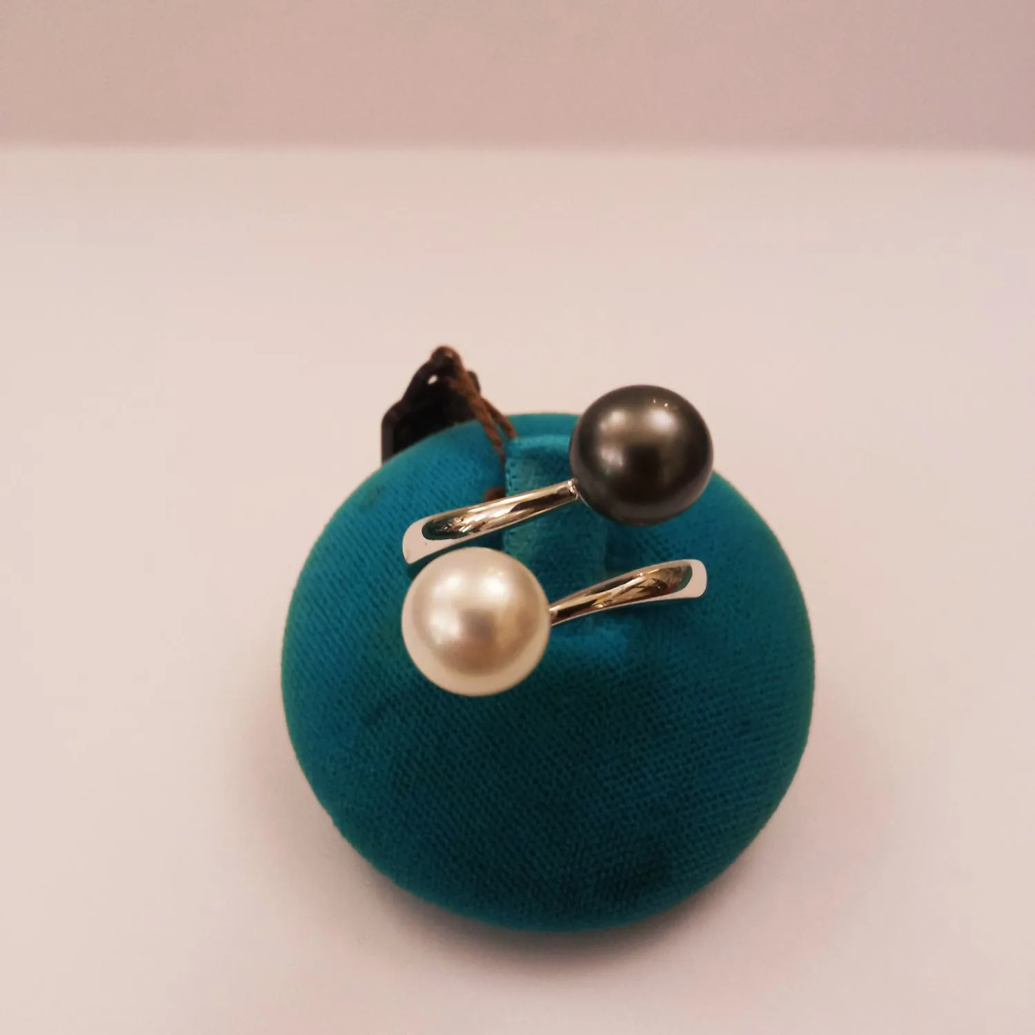 Anello Contrariè di Perle