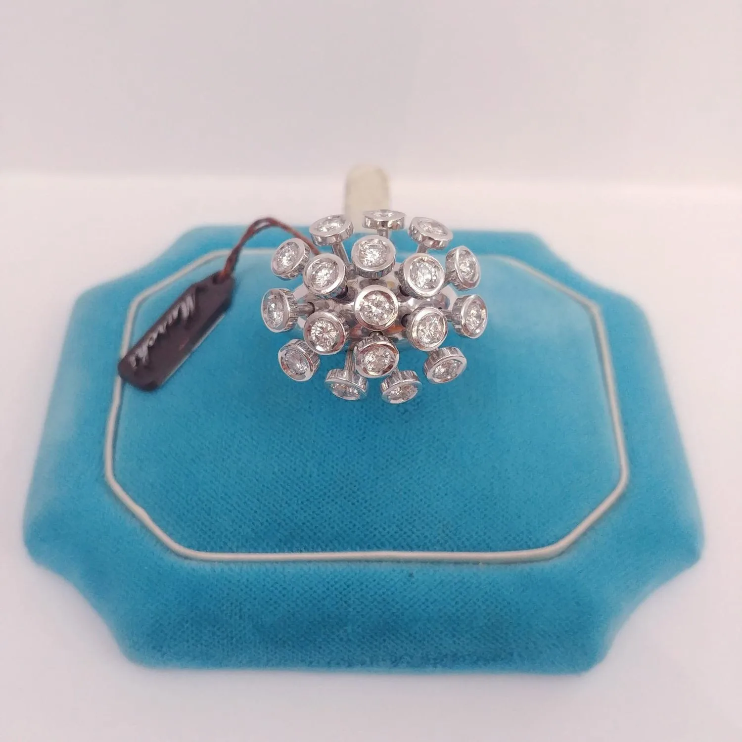 Anello a Pistillo con Diamanti