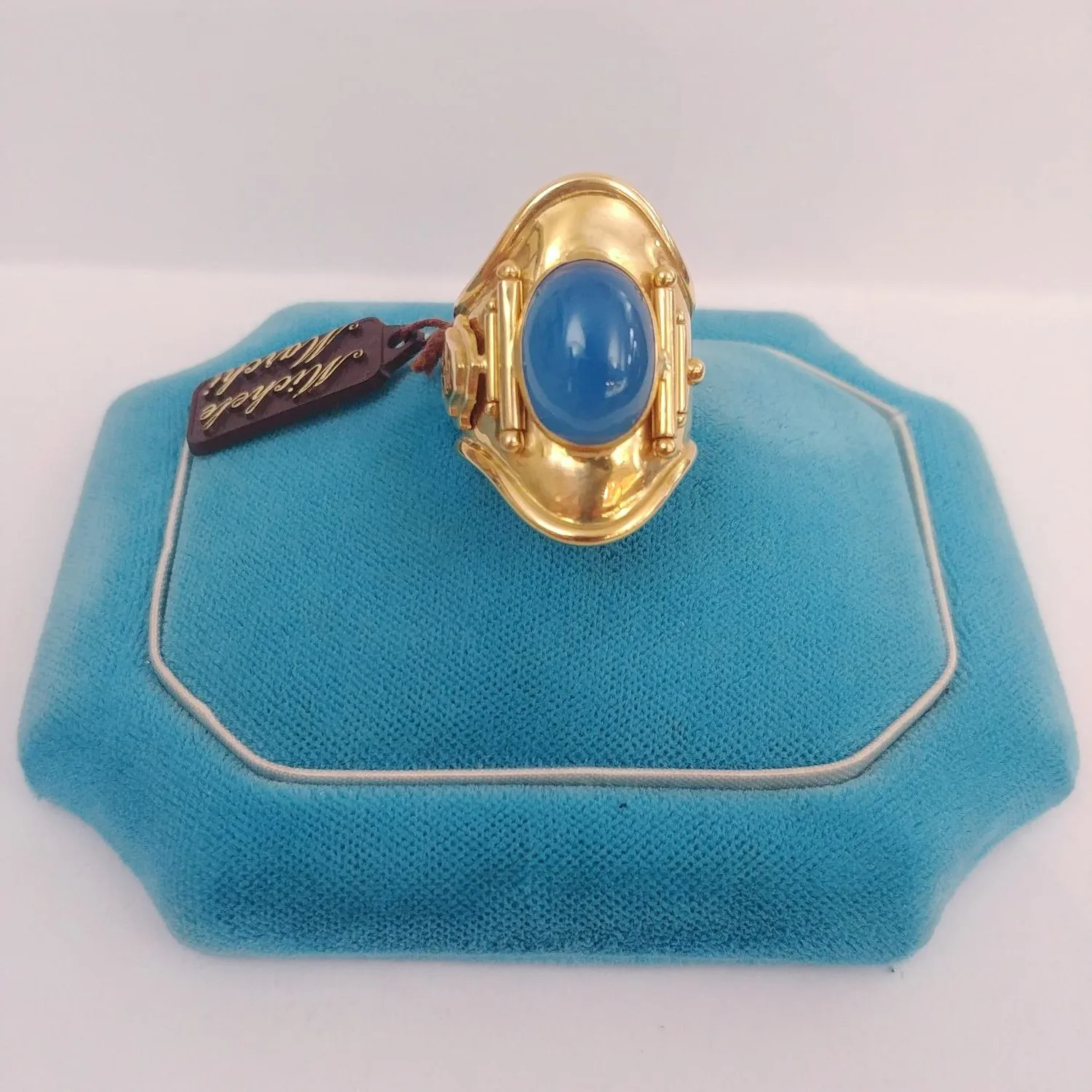 Anello con Calcedonio Cabochon