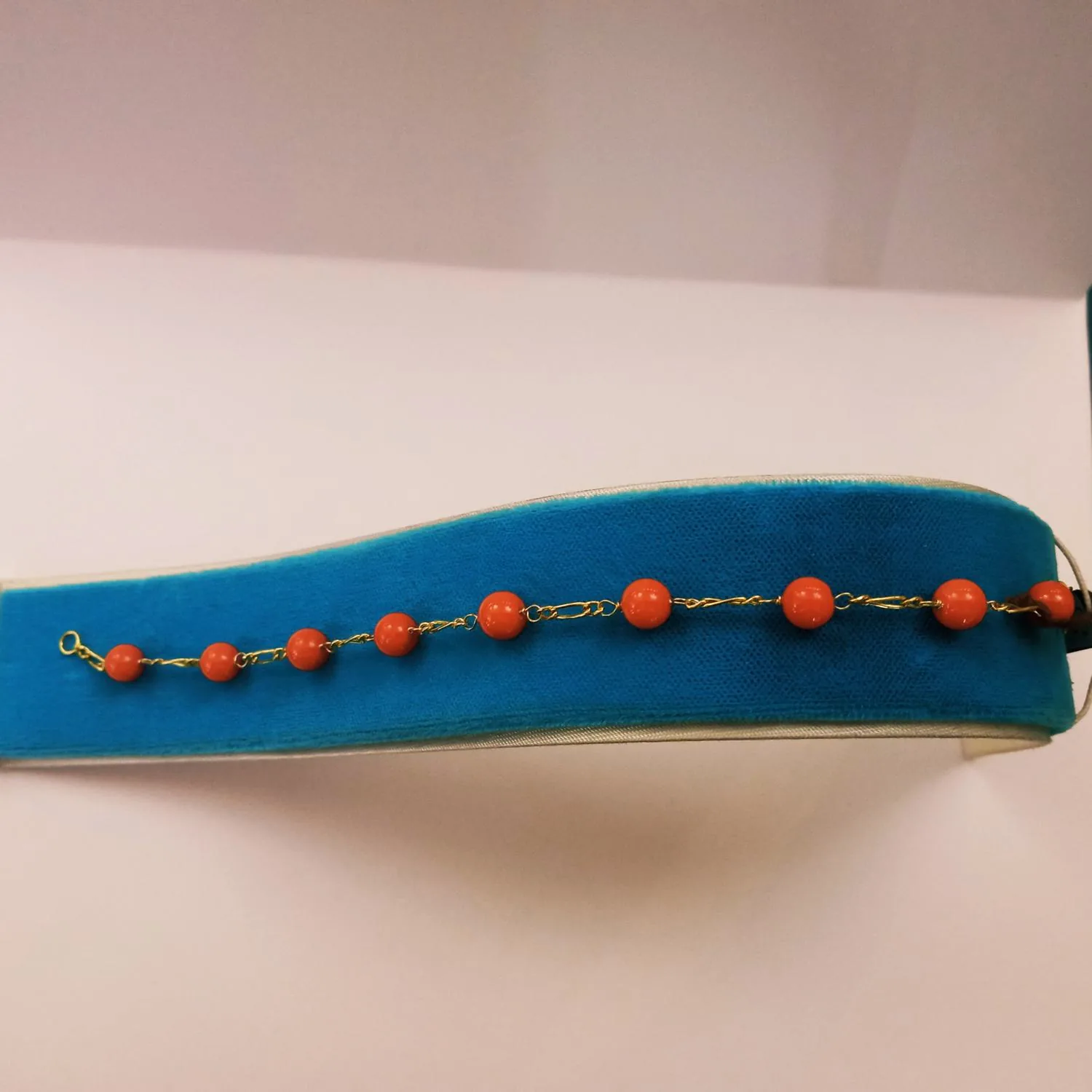 Bracciale con Perline di Corallo