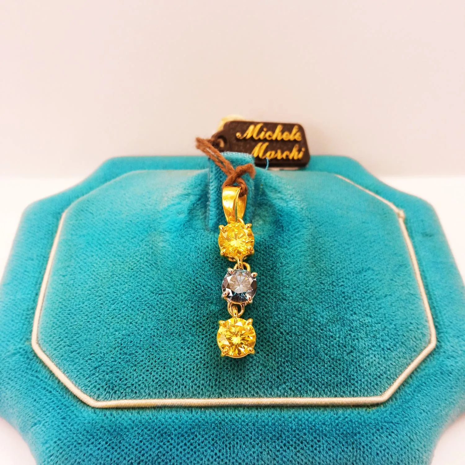 new_Ciondolo-oro-18kt-e-pietre-preziose-090610-1-M