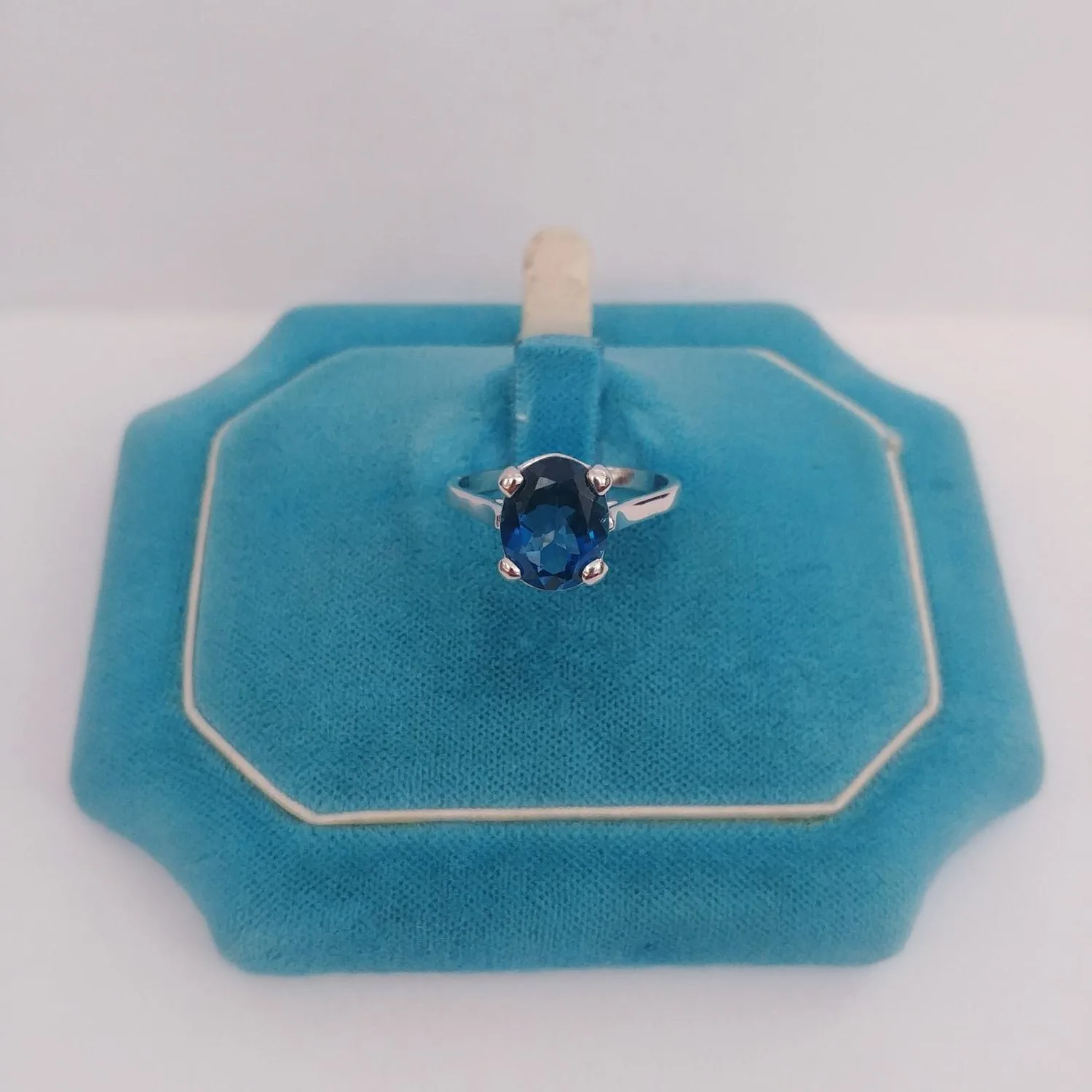 Anello con Topazio London