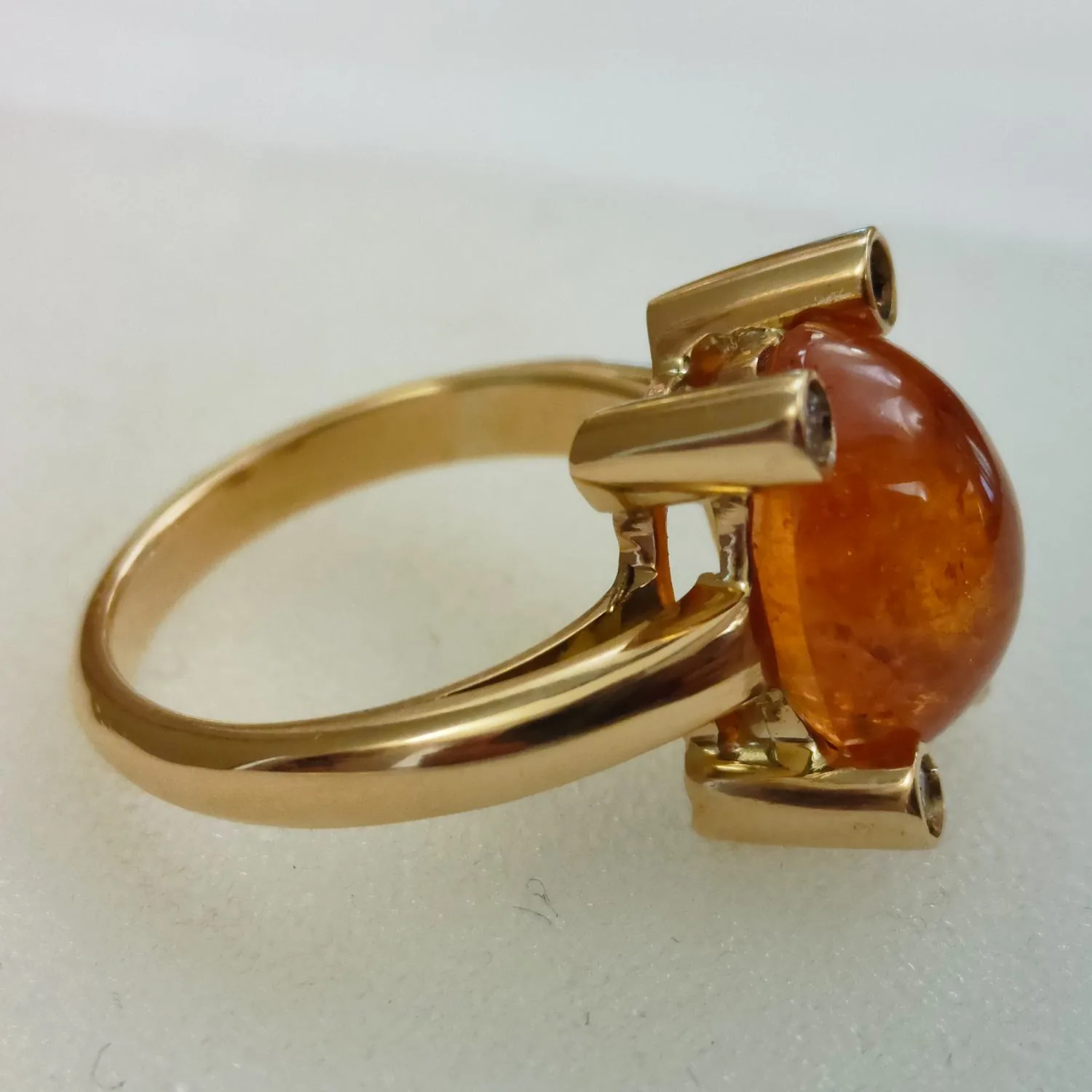 Anello con Spessartina Cabochon