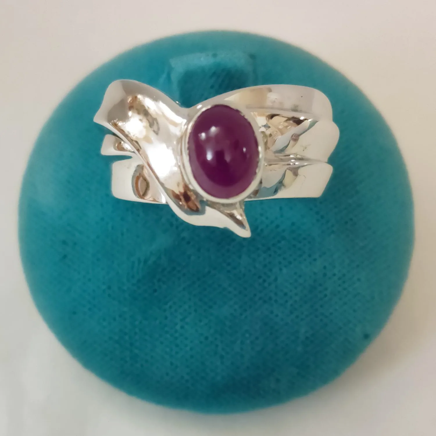 Anello Serpente con Rubino Cabochon