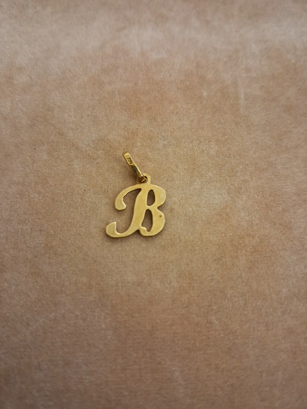 Ciondolo Lettera B