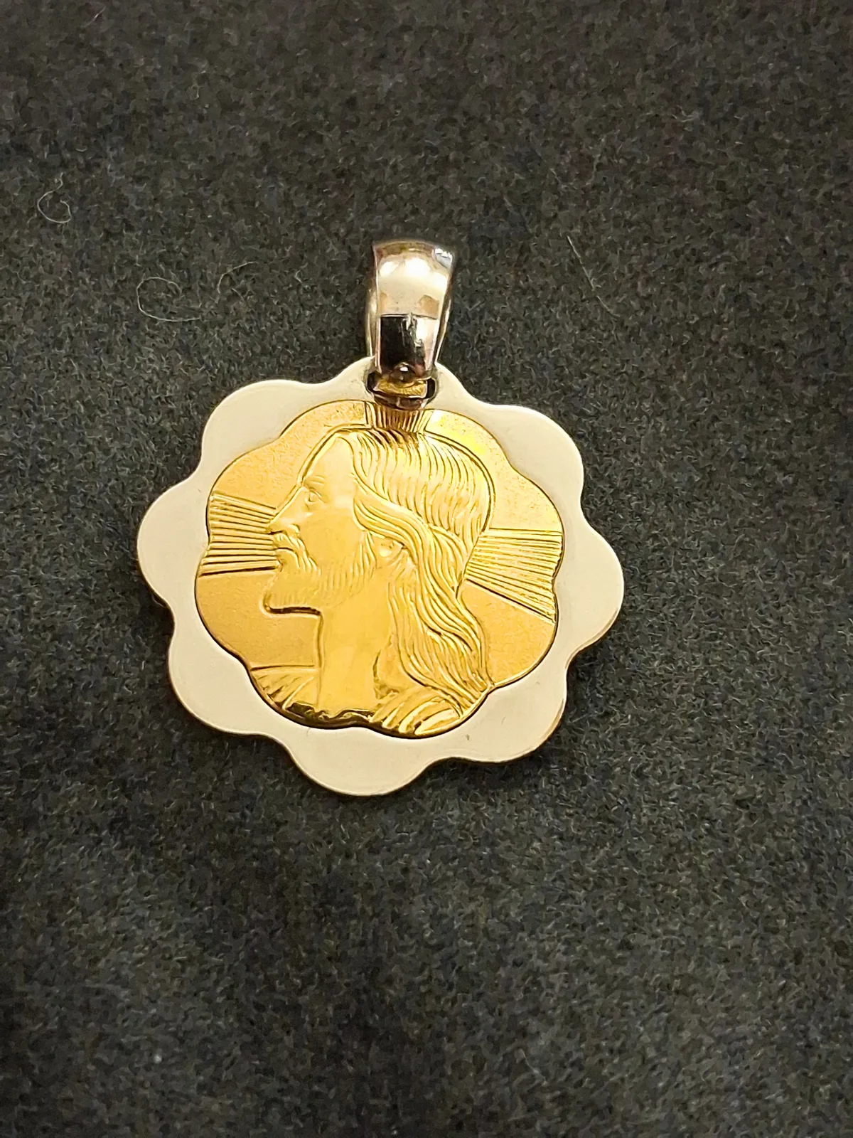 Medaglia Smerlata con Cristo